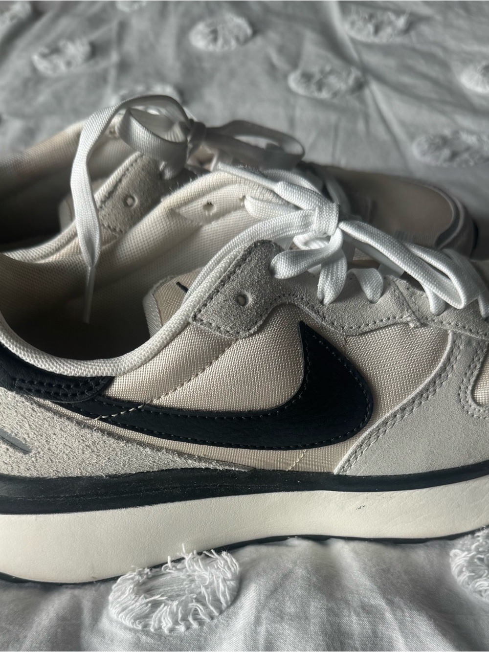 Nike Women's Phoenix Waffle 7.5 Cream and Black Retro-Inspired Sneakers - Picture 5 of 6